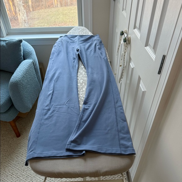 Blue Fabletics Set - Picture 12 of 15